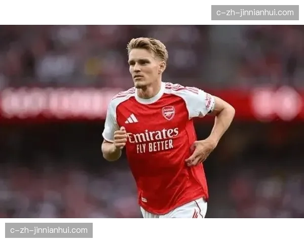 厄德高组织调度日益成熟 已成为阿森纳中场不可或缺之人