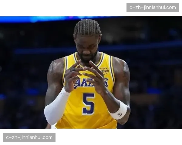 雷迪克末节启用艾顿罚球战术 故意罚丢创造抢断机会 雷迪克末节启用艾顿罚球战术 故意罚丢创造抢断机会